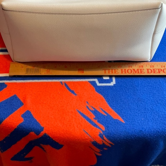 COACH Leather Town Tote in Chalk, NWT - Picture 7 of 16